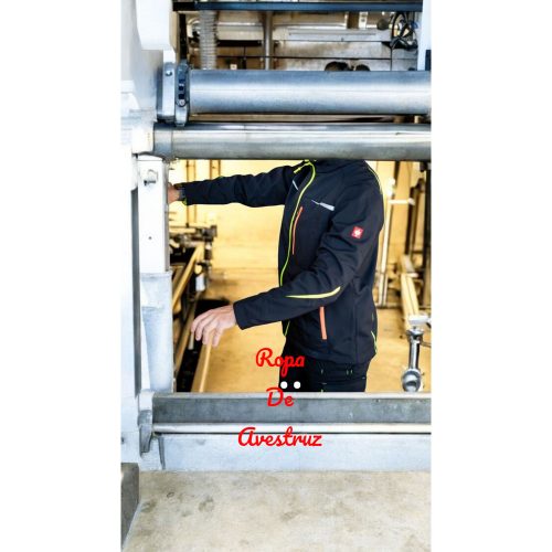 Chaqueta Softshell Engelbert Strauss Motion 2020 negra y amarilla